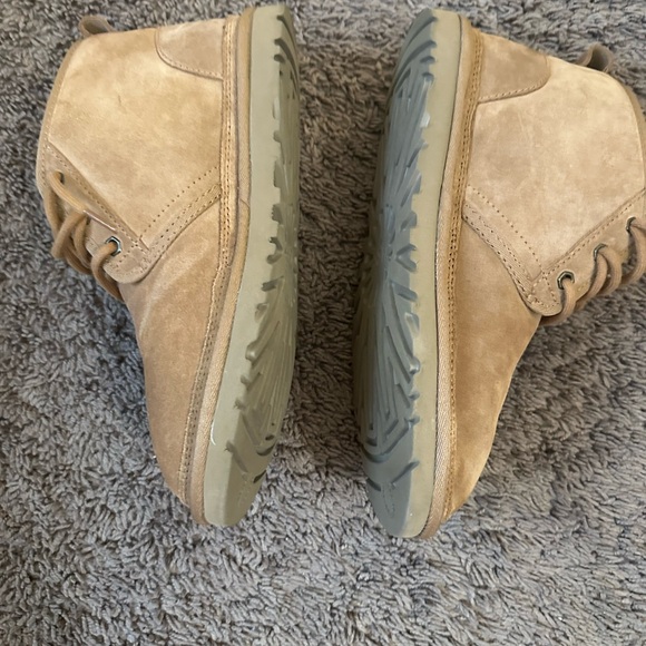 women's uggs - Picture 2 of 6